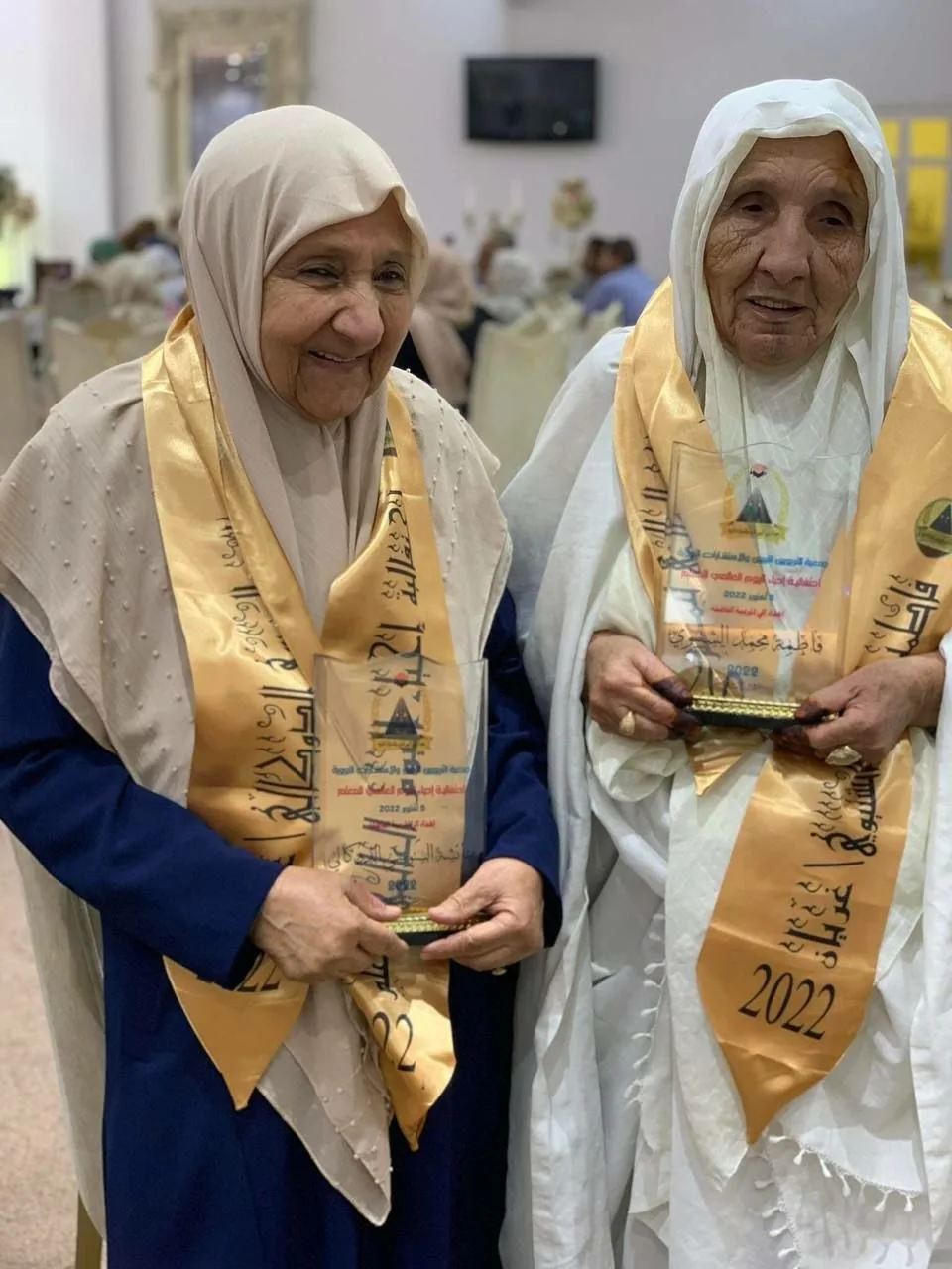 معلمات مكرمات خلال فعالية الرعيل الأول
